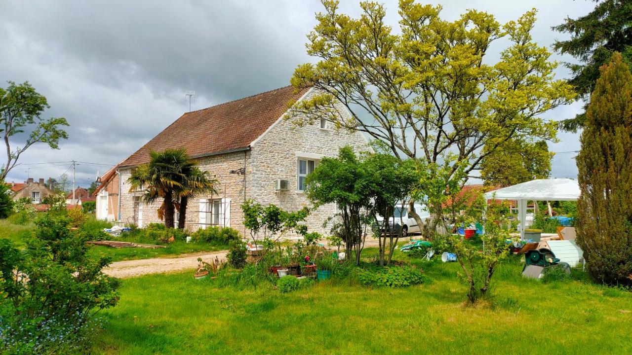 Domaine Ravy-Lilas Saint-Symphorien-sur-Saone Exteriör bild